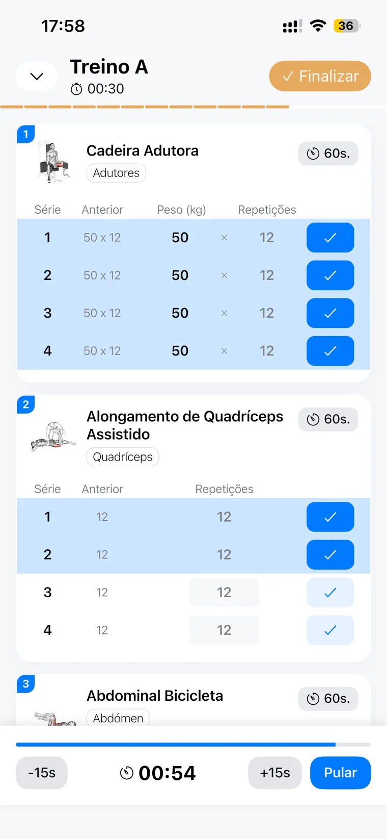 Execução do treino no app RepFit, com séries, cargas e repetições do exercício